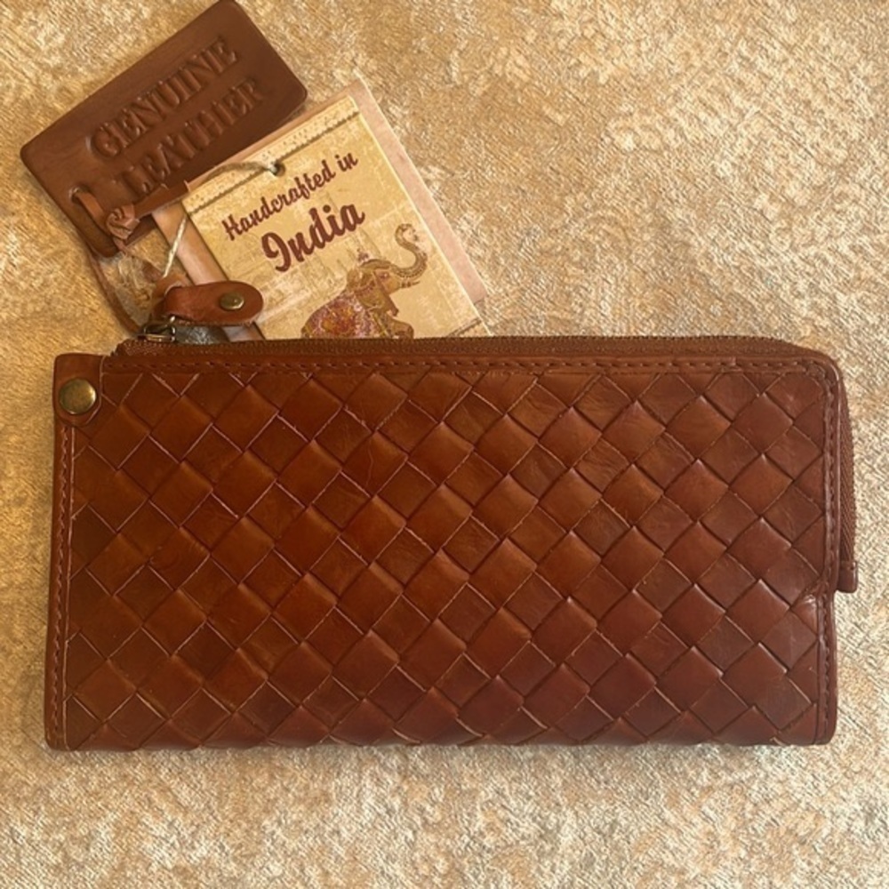 Brand New Genuine Leather Woven Bifold Snap Close Wallet w/ Zippered Pocket